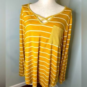 Womens 1X loose fitting soft top